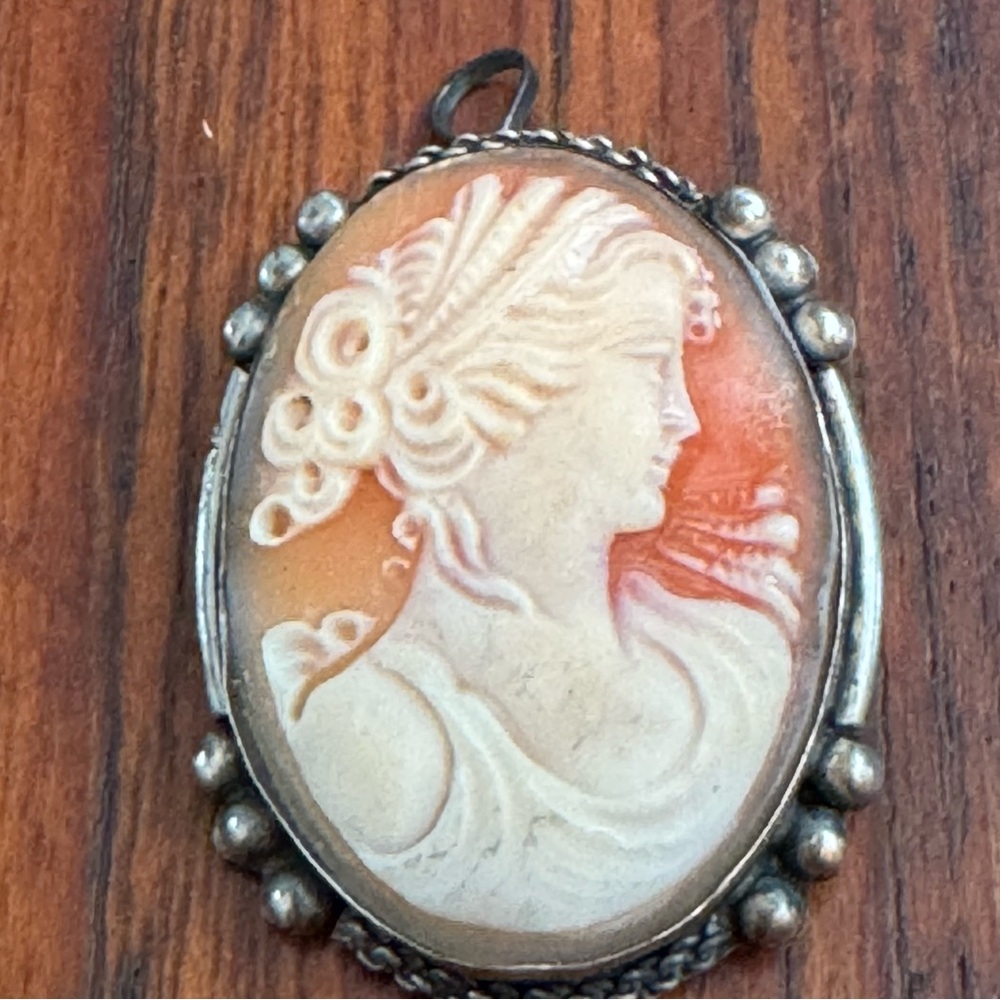 Vintage Sterling Silver Cameo Pendant/Pin in Silver Casing and Cream Figure